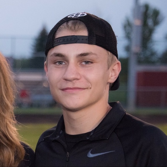 Meet your Posher, Julian - Picture 1 of 1